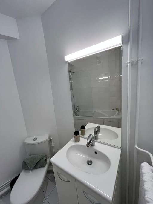 Modern Apartment Near The Eiffel Tower, 45M Paris Exterior photo